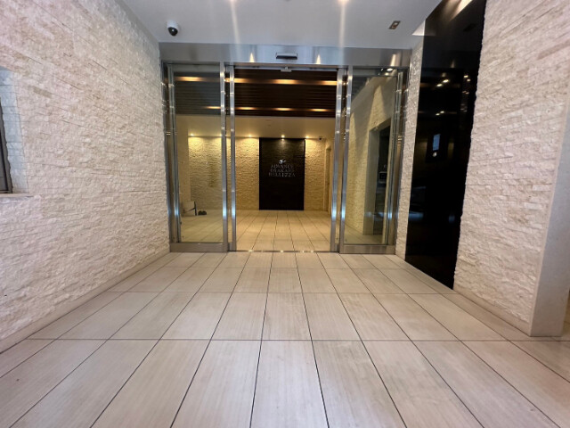 28/30 エントランス