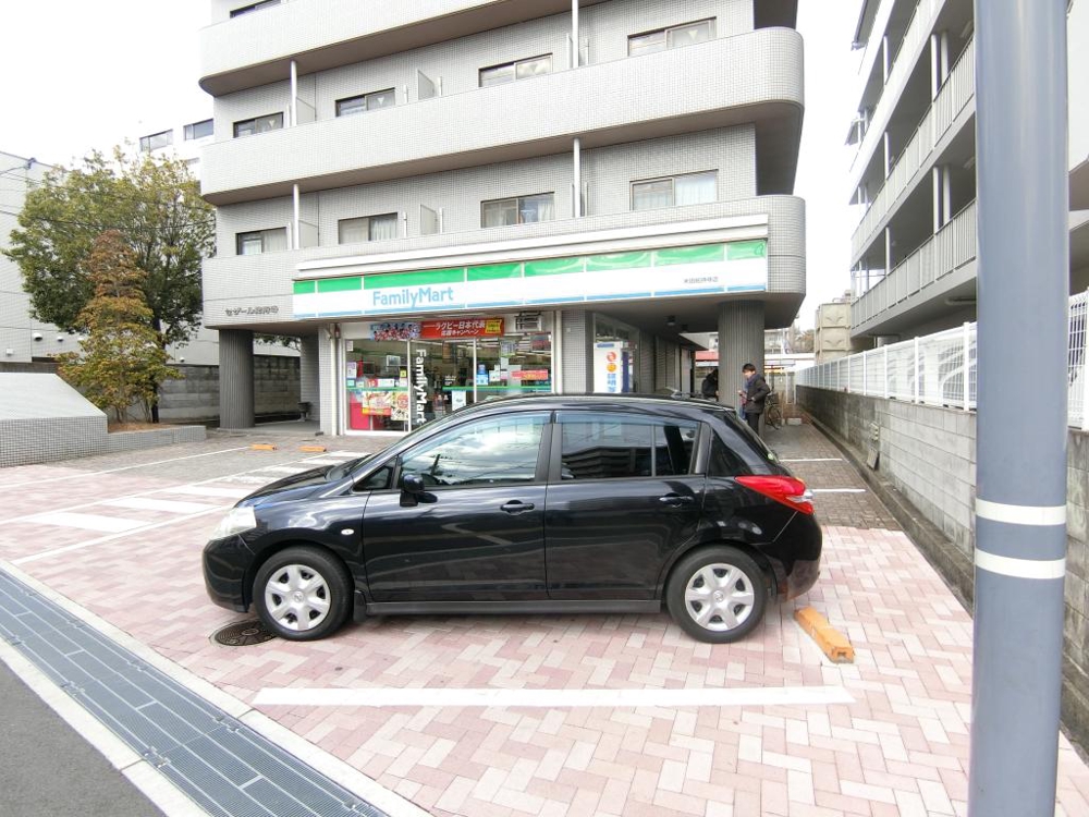 27/30 駐車場