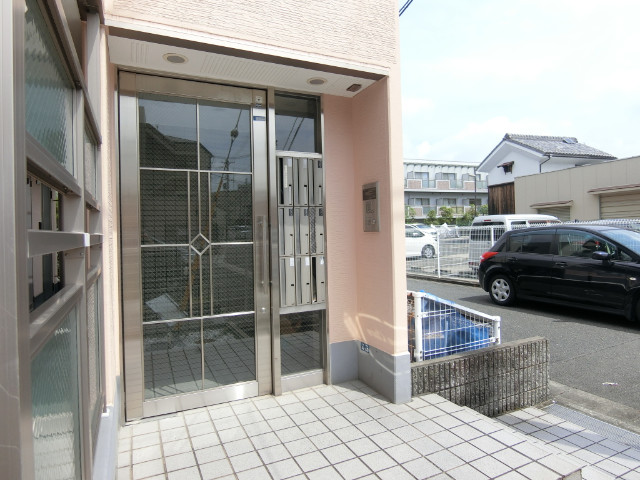 26/30 エントランス