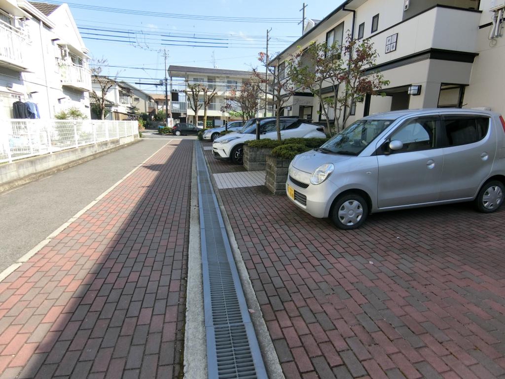 26/30 駐車場