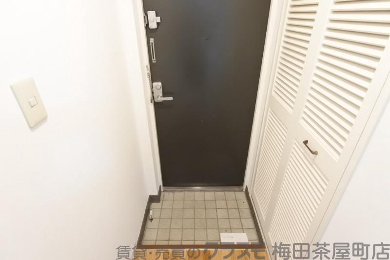 19/30 玄関
