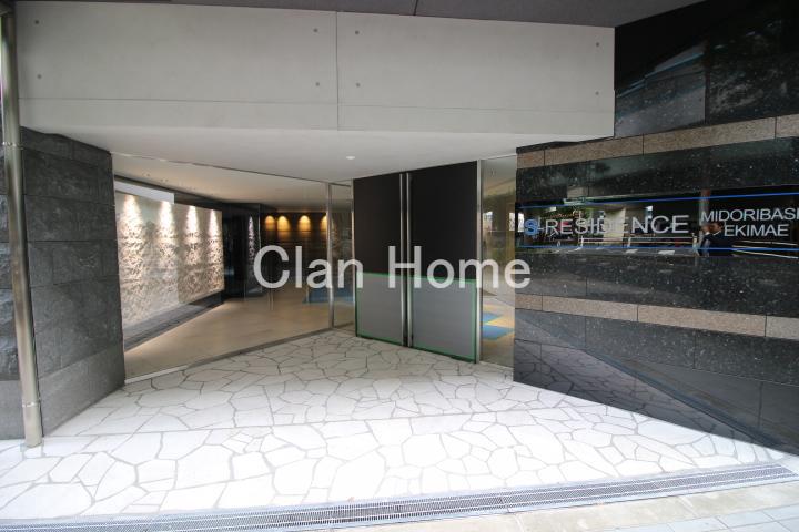 24/30 エントランス