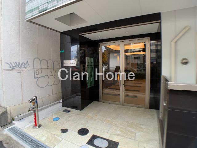 28/30 エントランス