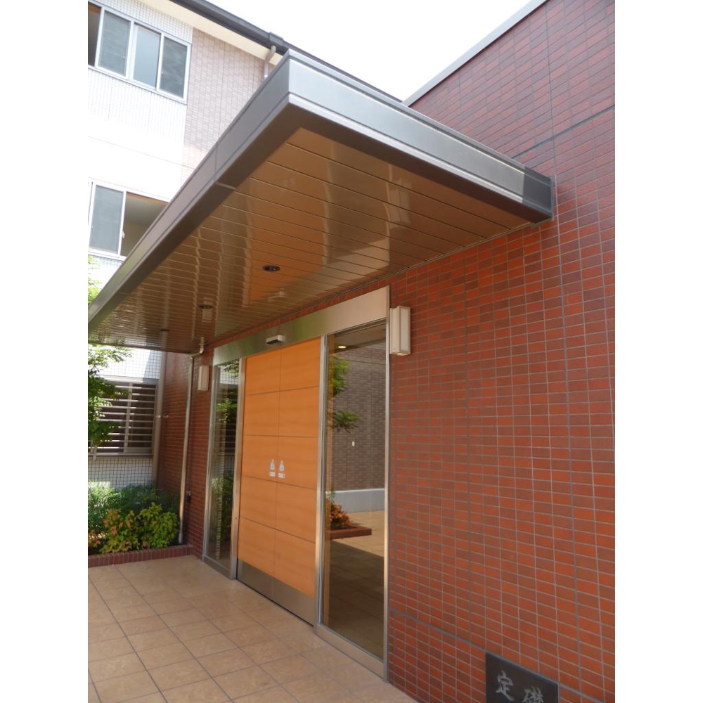 2/4 エントランス