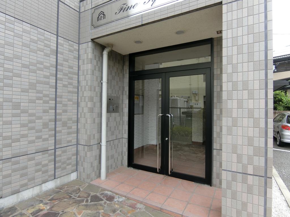 27/30 エントランス