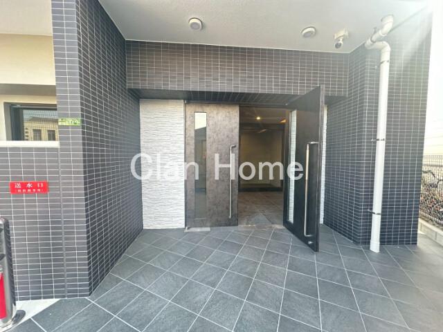 25/30 エントランス