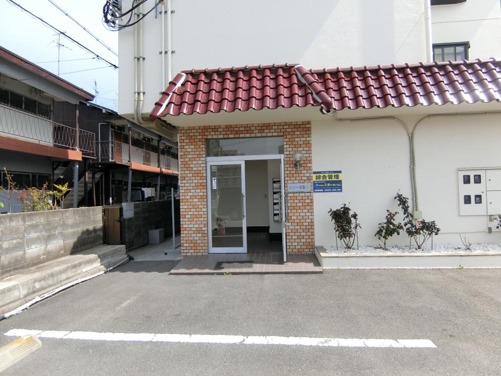 3/7 エントランス