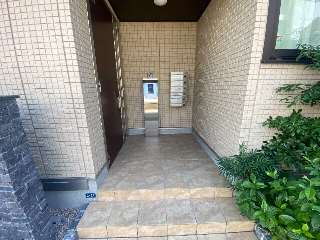 3/7 エントランス