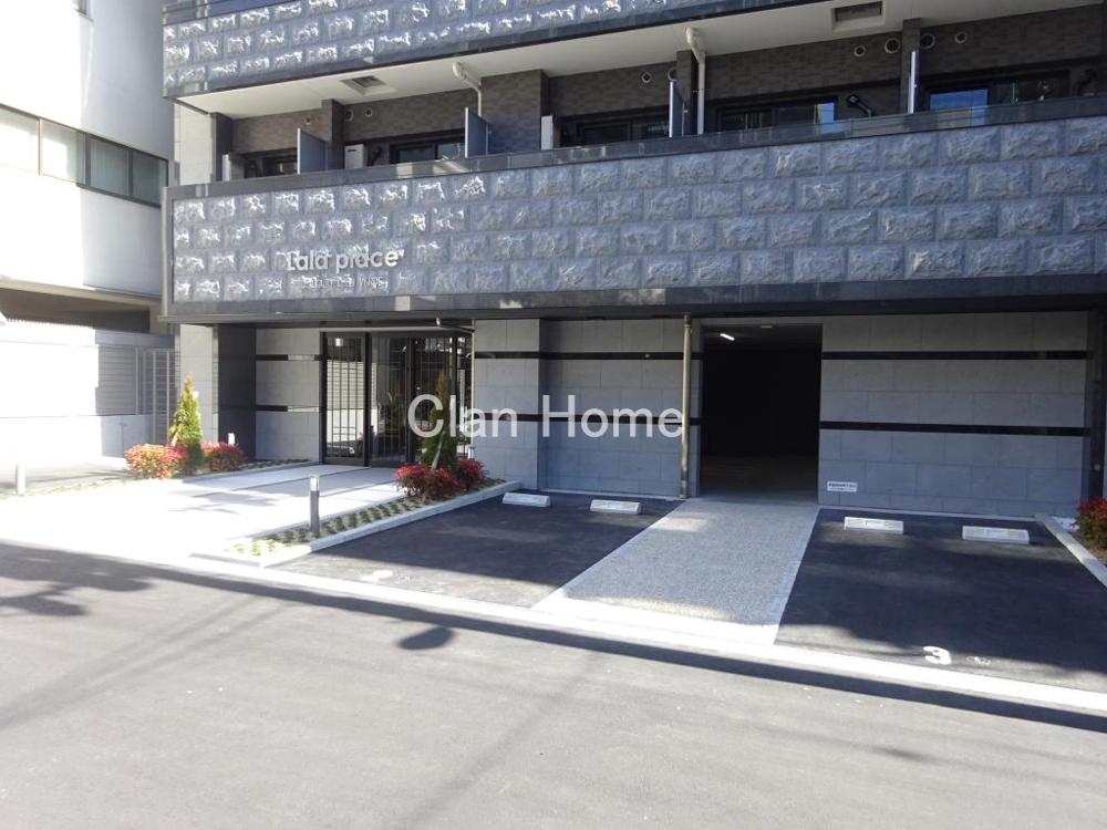 28/30 エントランス