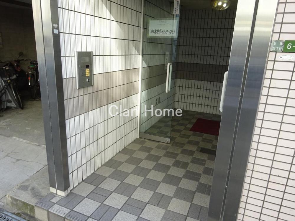 22/30 エントランス