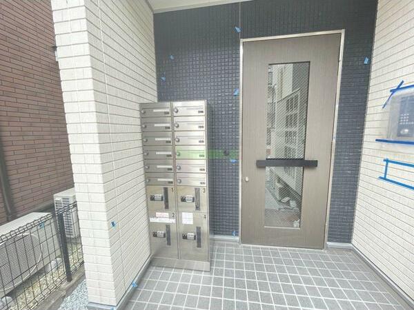 17/23 エントランス