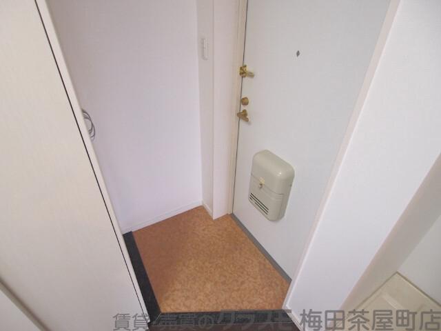 19/30 玄関