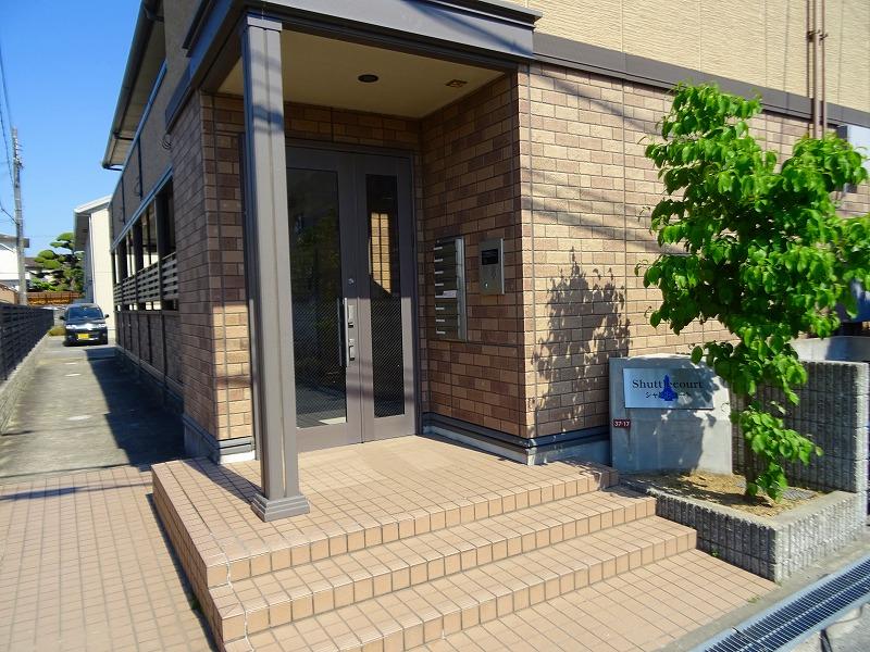 21/30 エントランス