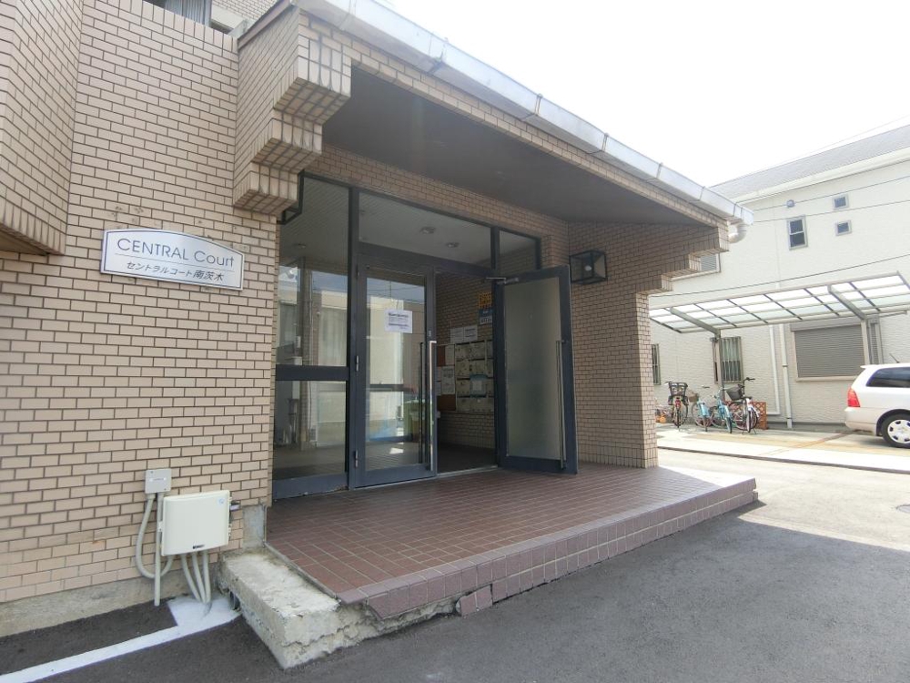 25/30 エントランス