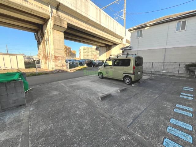 21/26 駐車場