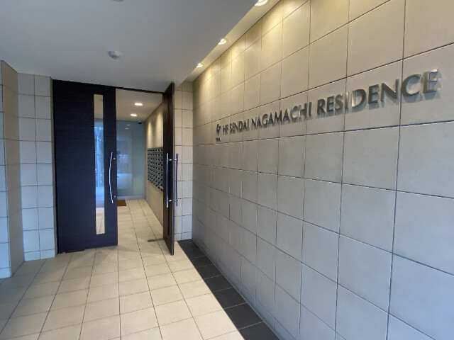 24/30 エントランス