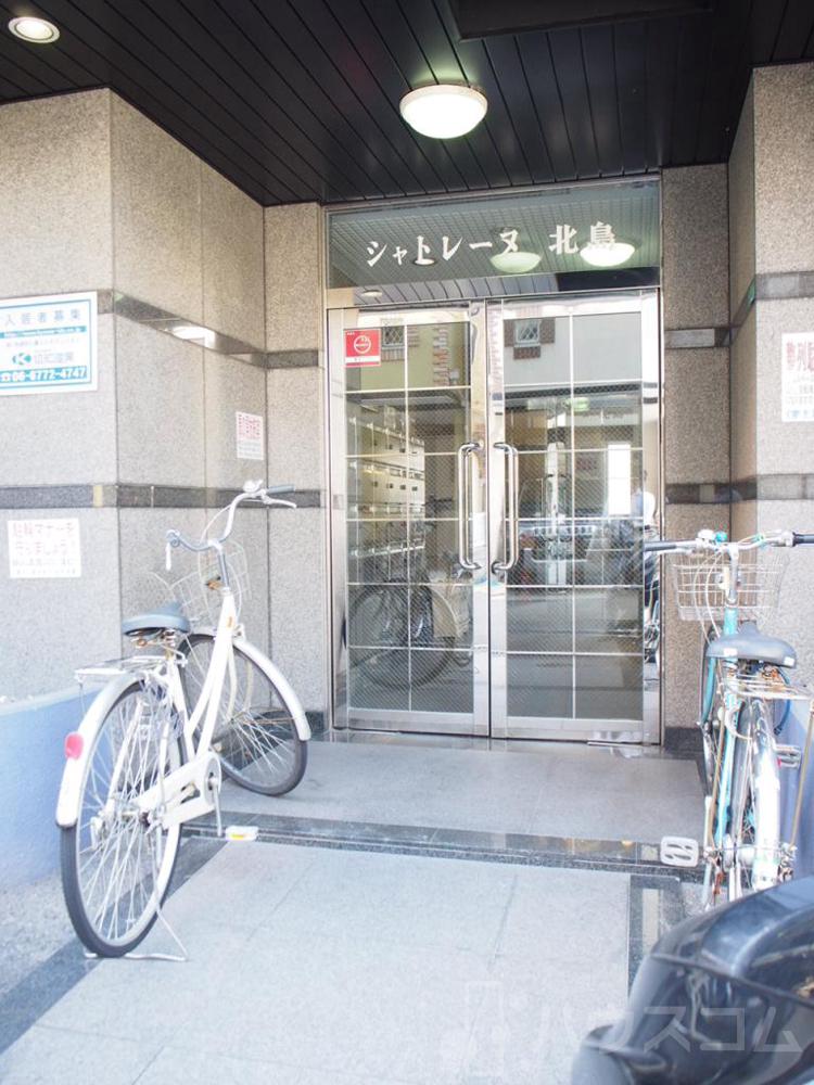 23/27 エントランス