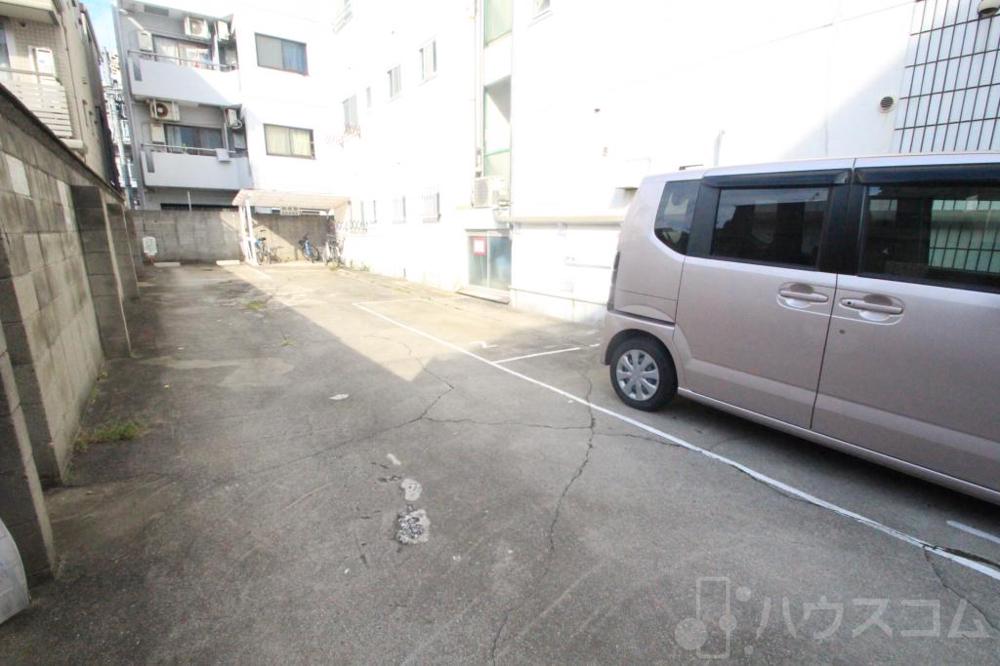25/30 駐車場