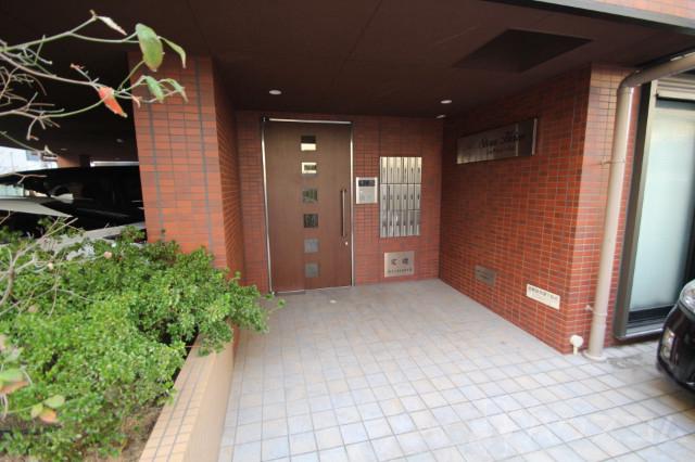 2/5 エントランス