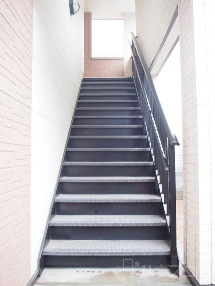 22/29 エントランス