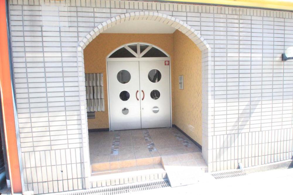 28/30 エントランス