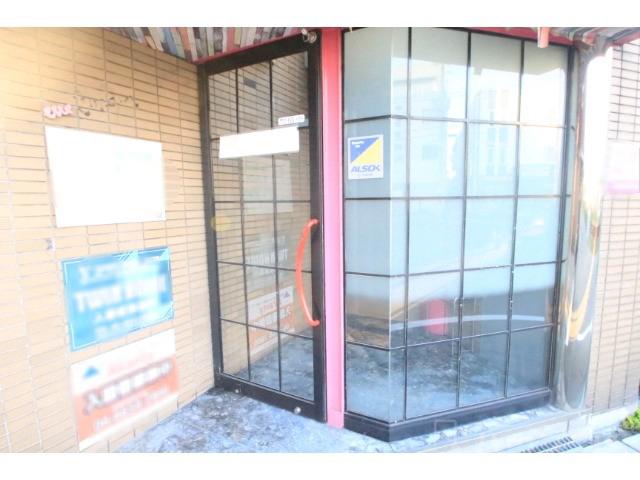 24/30 エントランス