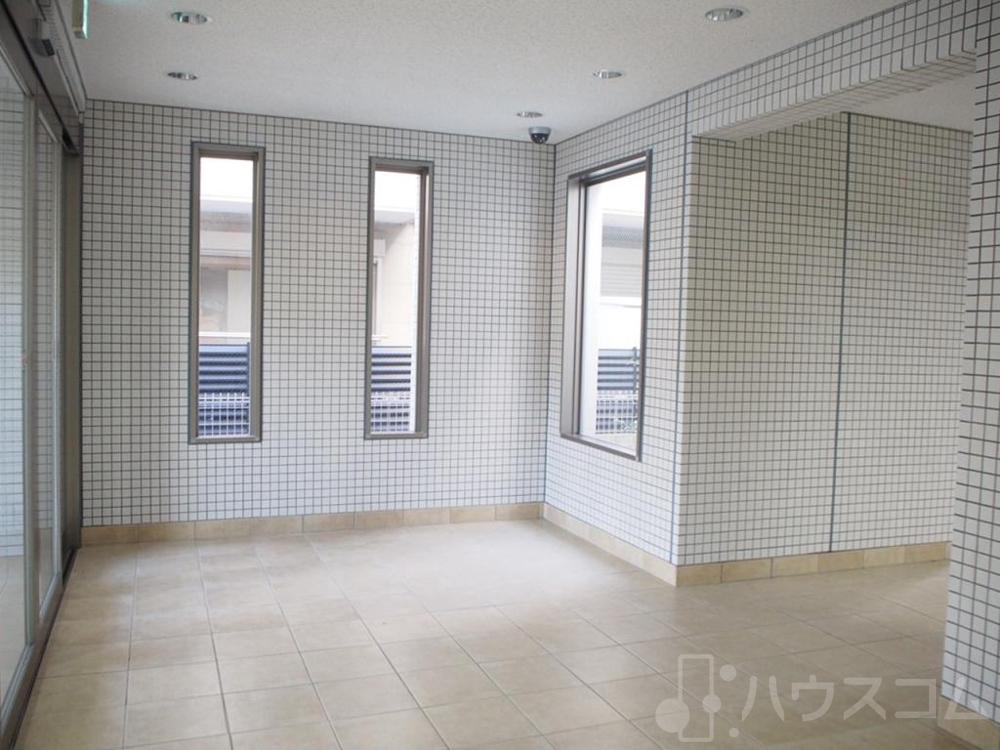 26/30 エントランス