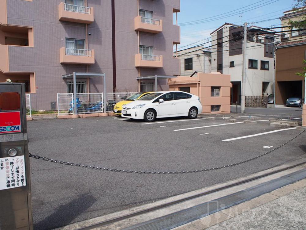 28/30 駐車場