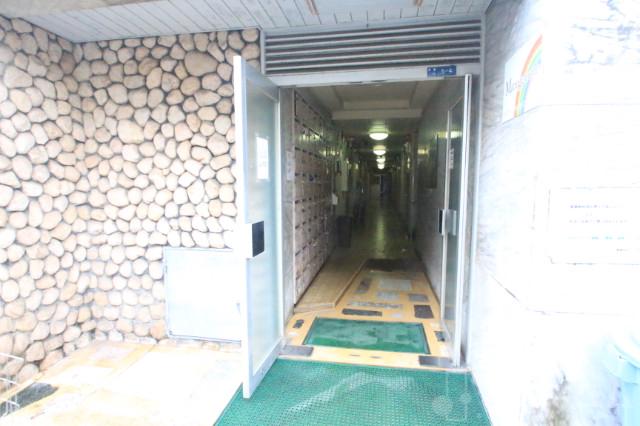 25/30 エントランス