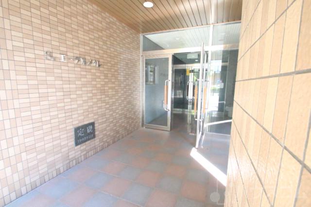 21/30 エントランス