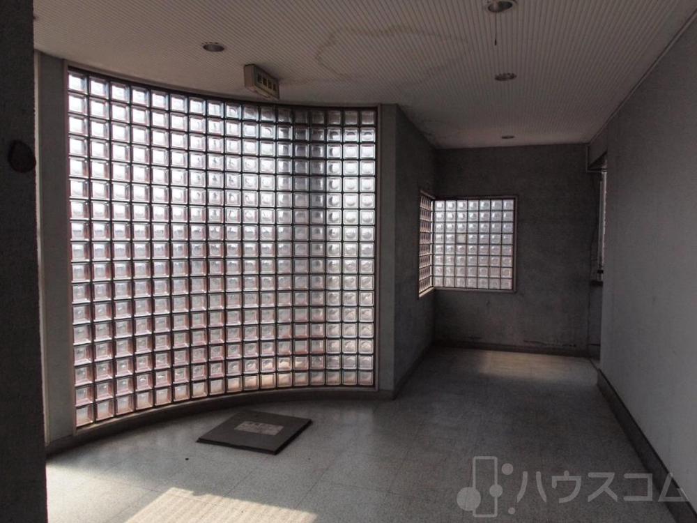 21/26 エントランス