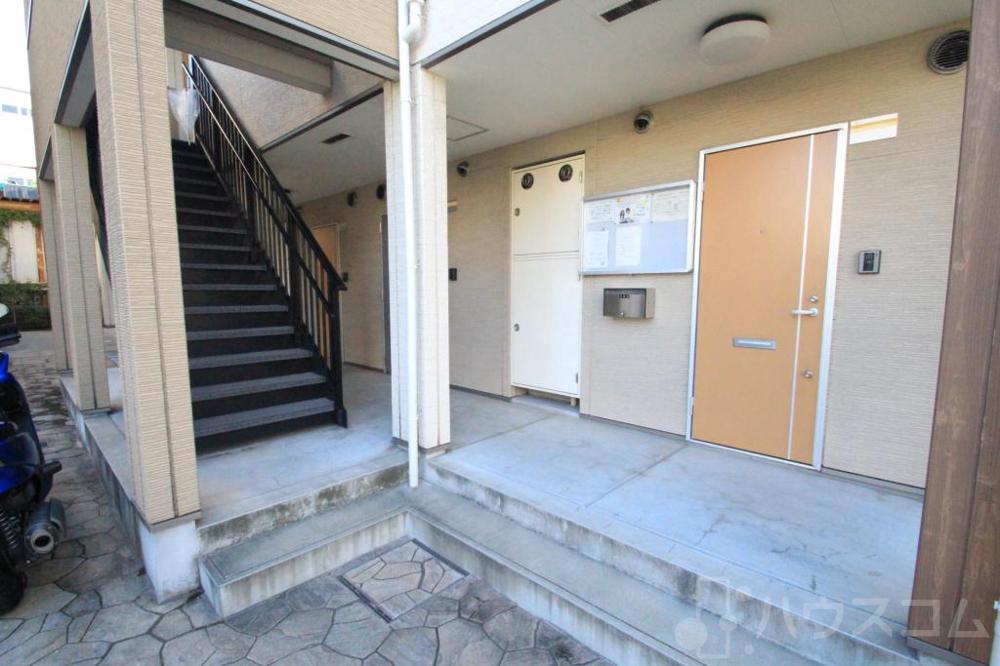 26/30 エントランス