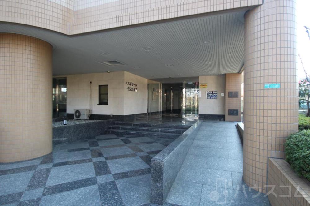 26/30 エントランス