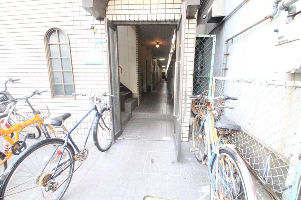 25/30 エントランス