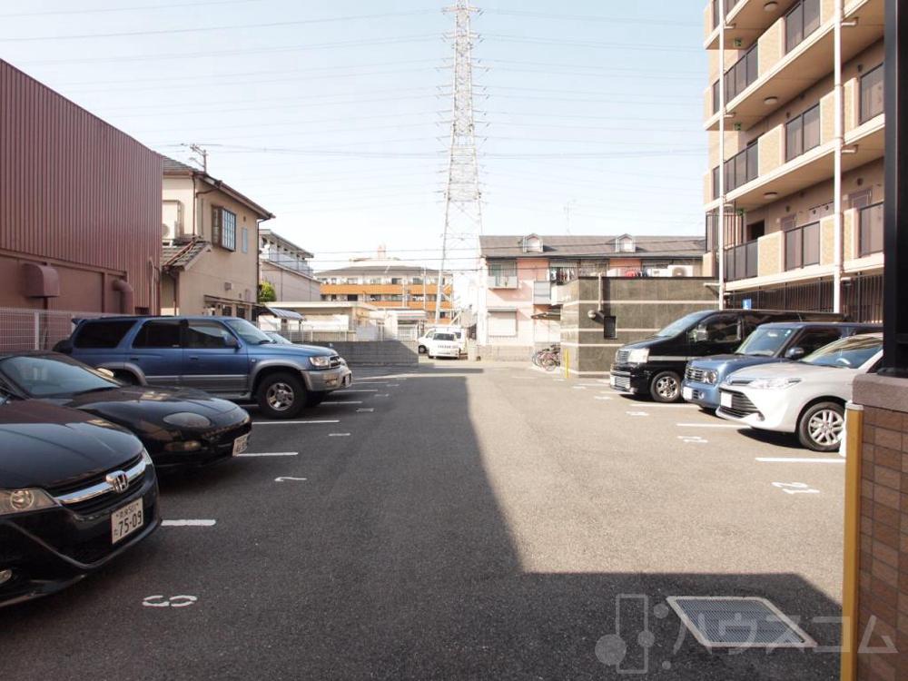 16/23 駐車場