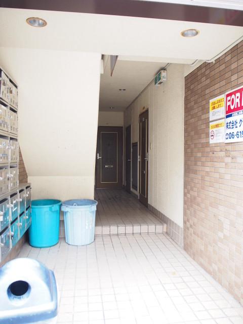 18/26 エントランス