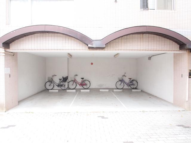 28/30 駐車場