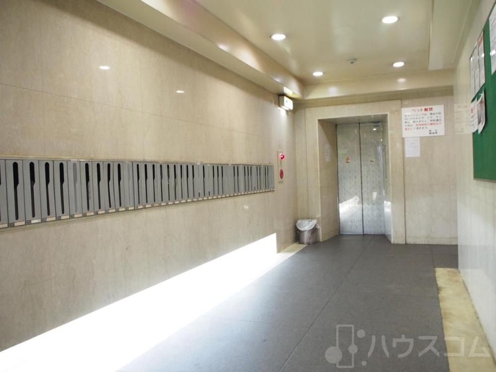 21/29 エントランス