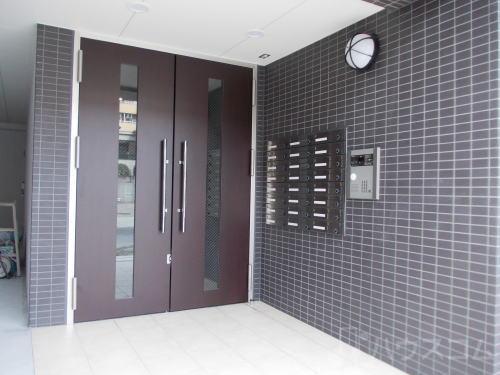 26/30 エントランス