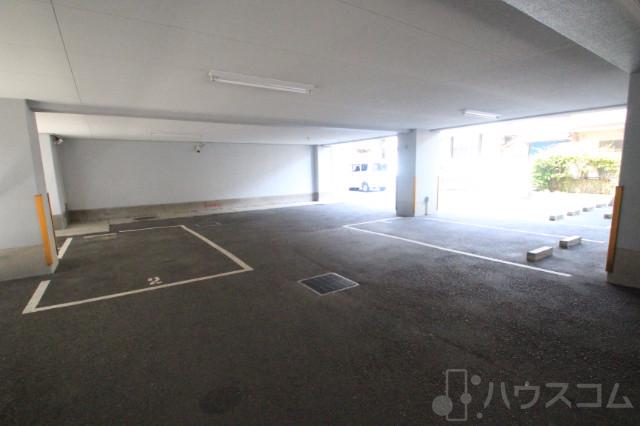 23/30 駐車場