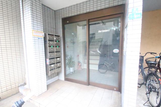 25/30 エントランス