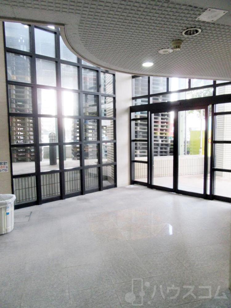 26/30 エントランス