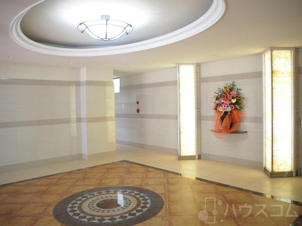 27/30 エントランス