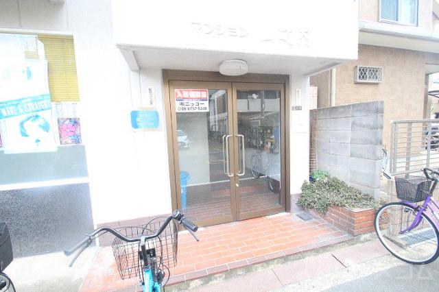 25/30 エントランス