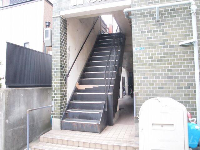 20/30 エントランス