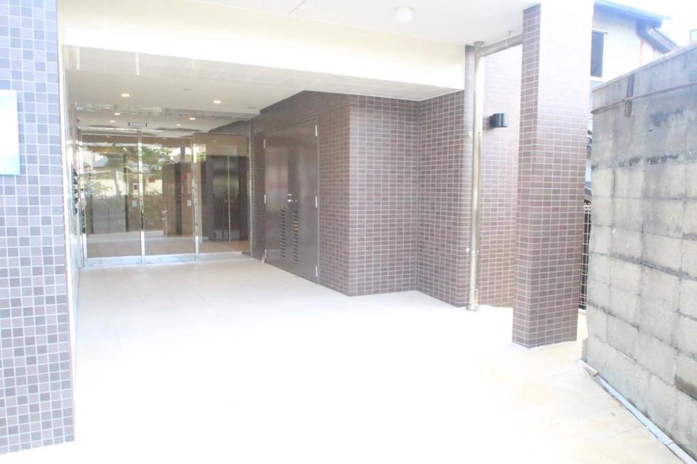 2/3 エントランス