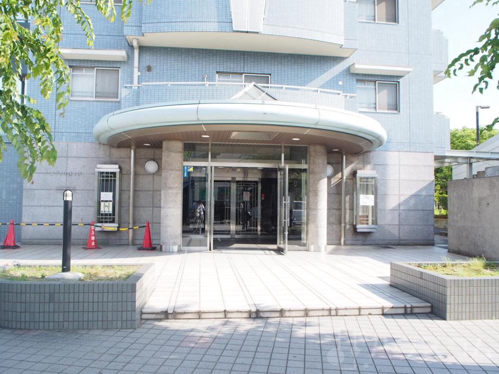 27/30 エントランス