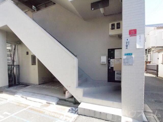 19/26 エントランス