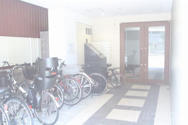 28/30 エントランス