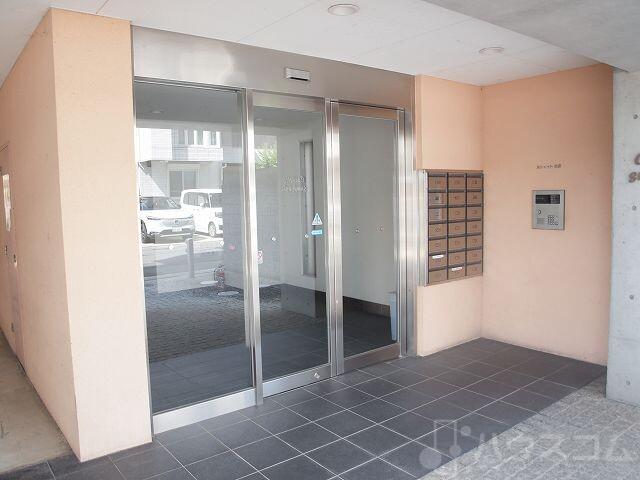 28/30 エントランス